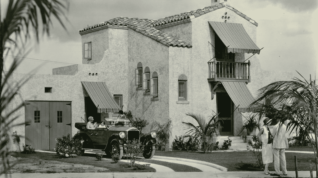 black and white photo of a home in the 1920s in florida