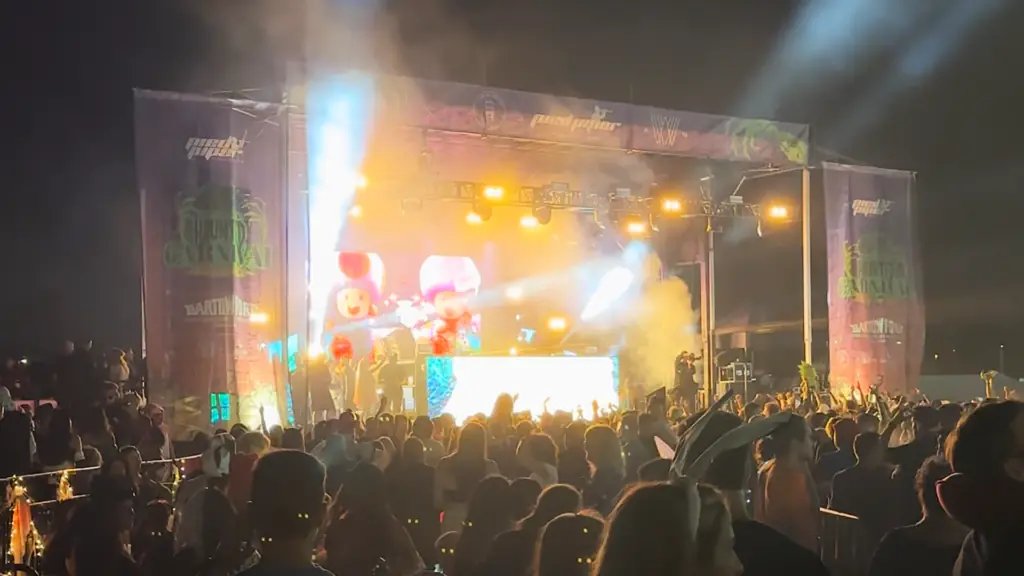 A large stage on the waterfront in Tampa