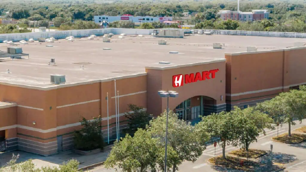 exterior of a large.grocery store plaza