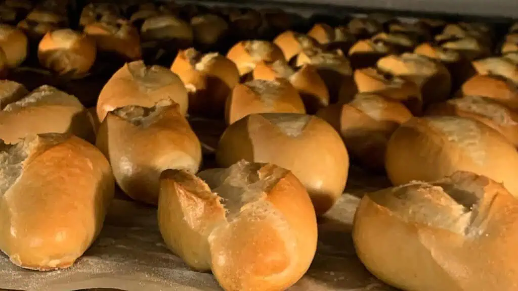 bread baking in the oven 