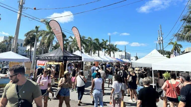 a large outdoor vendor market