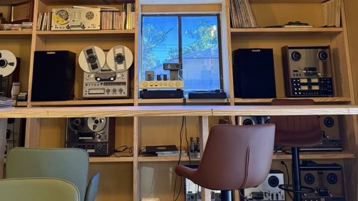 Seating at Spinning Coffee in Bradenton