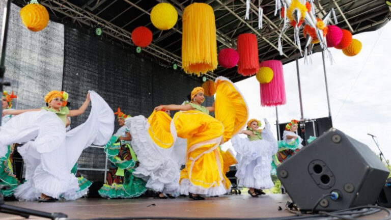 performers at Bienvenido a BSP